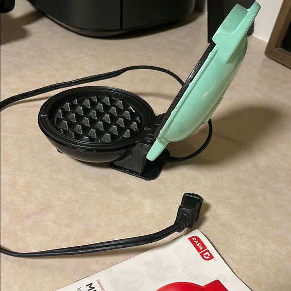 Ash Aqua Mini Waffle Maker - Picture 6 of 7